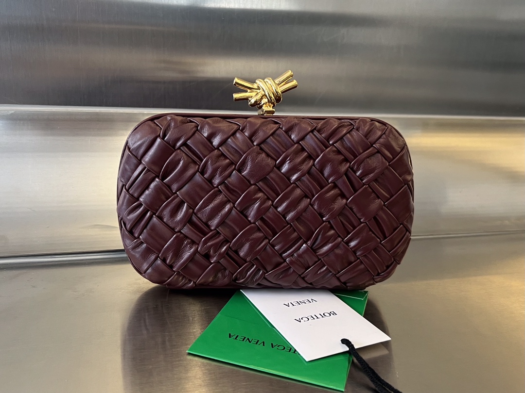 Knot Padded Intreccio Leather Clutch Bordeaux